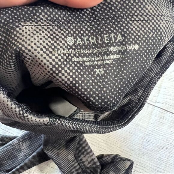 Athleta 598755 Ultimate Stash Pocket Printed Capri Black Print Women's Extra Sm - Picture 12 of 13